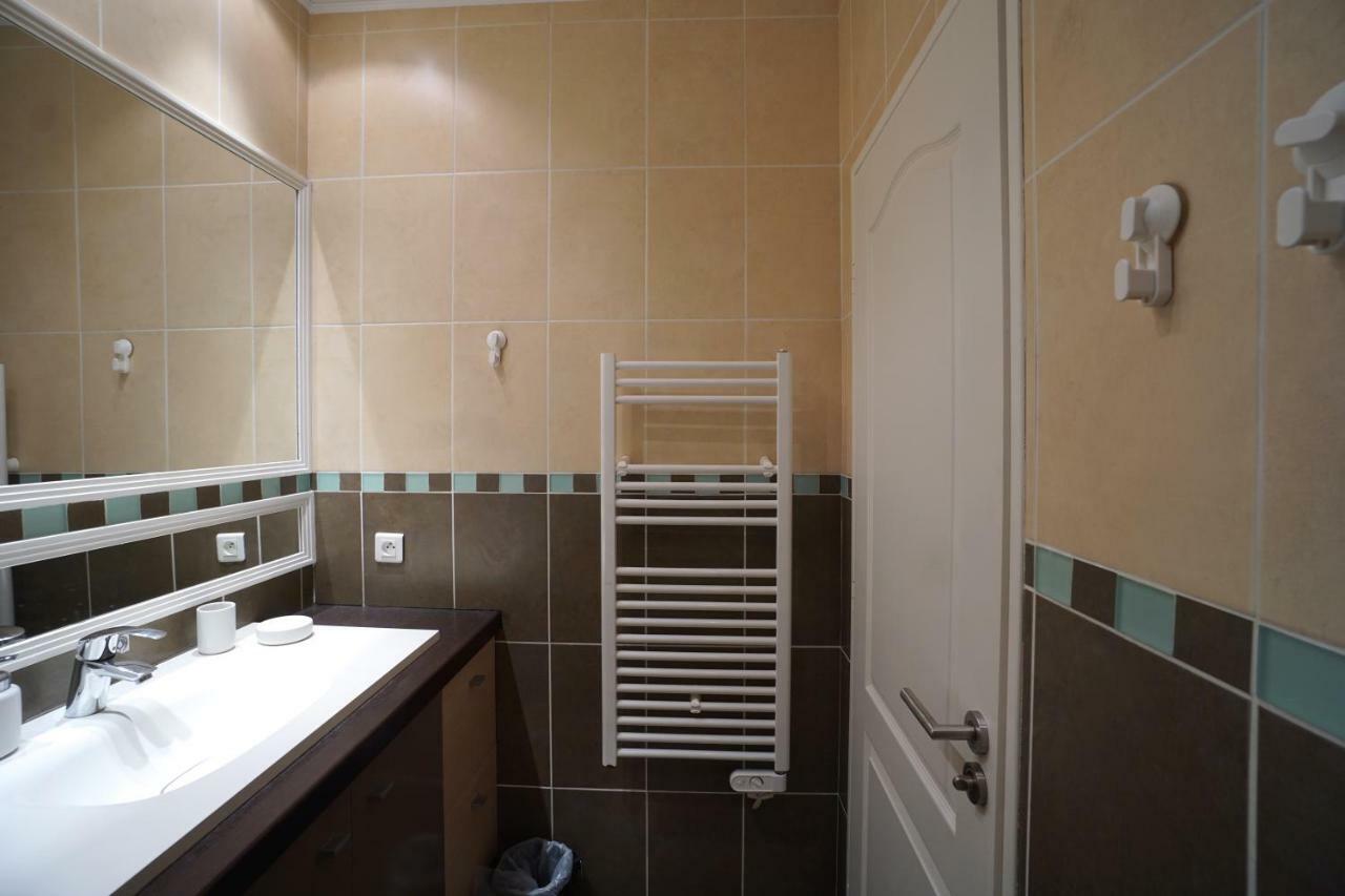 With Parking In Near The Harbor Apartamento Niza